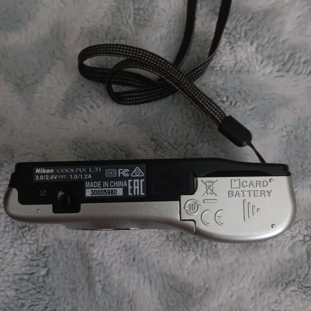 Nikon COOLPIX L31 camera